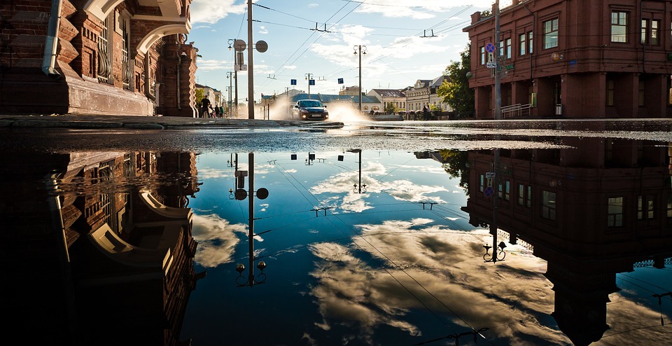 Summer Storms and Flash Floods – The Essential Driving Tips